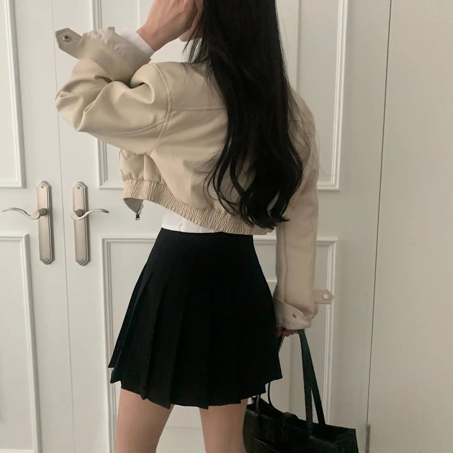 French Style Retro Design Zipped Stand Collar Elastic And Waisted Short Biker’s Leather Jacket Women