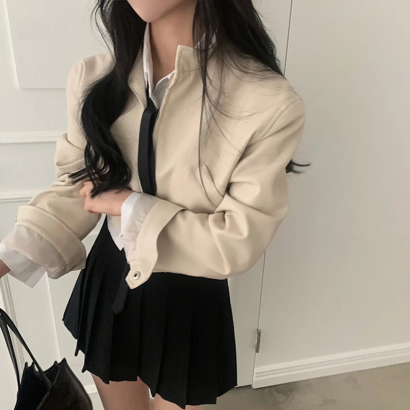 French Style Retro Design Zipped Stand Collar Elastic And Waisted Short Biker’s Leather Jacket Women