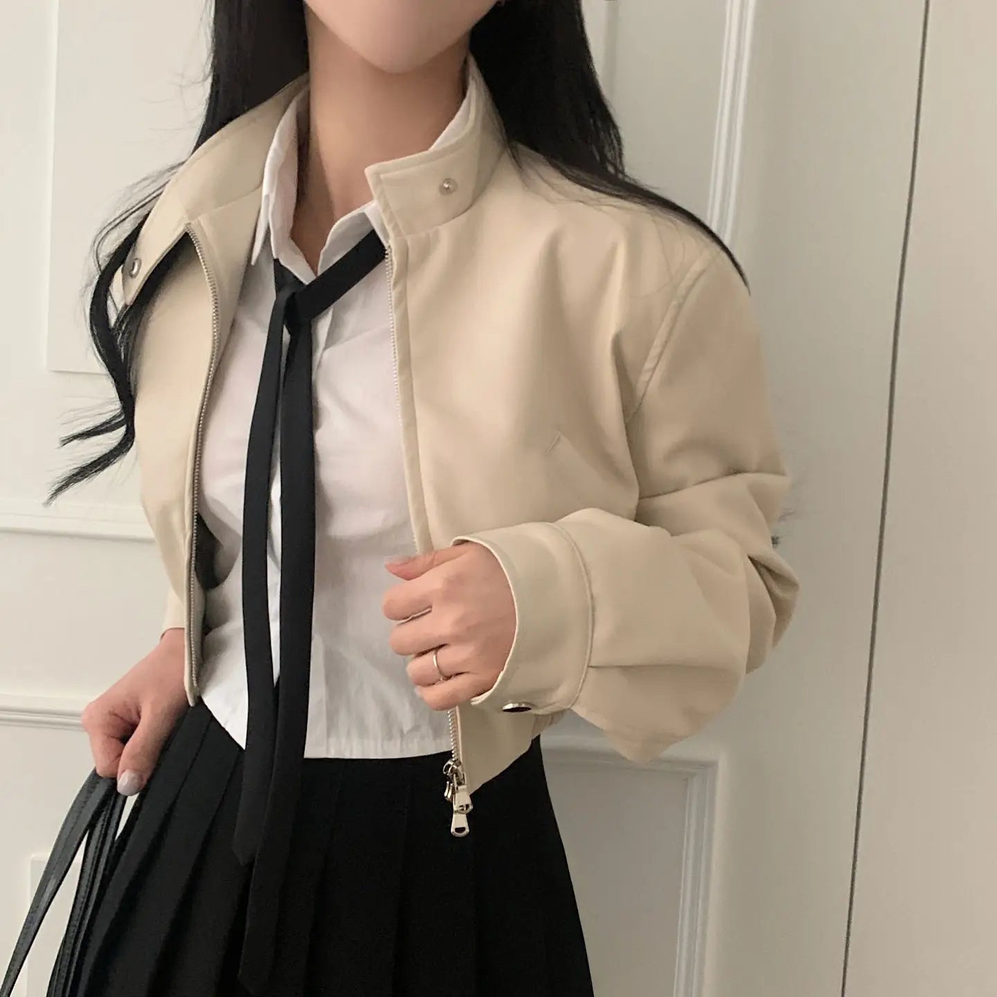French Style Retro Design Zipped Stand Collar Elastic And Waisted Short Biker’s Leather Jacket Women