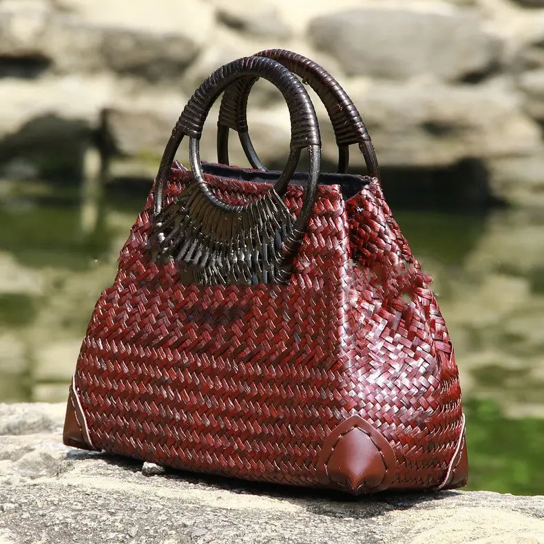 Rattan Chic: Woven Hand Bag Sensation