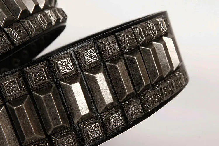 First Layer Cowhide Niche Pagoda Decorative Rivets Street Punk Belt