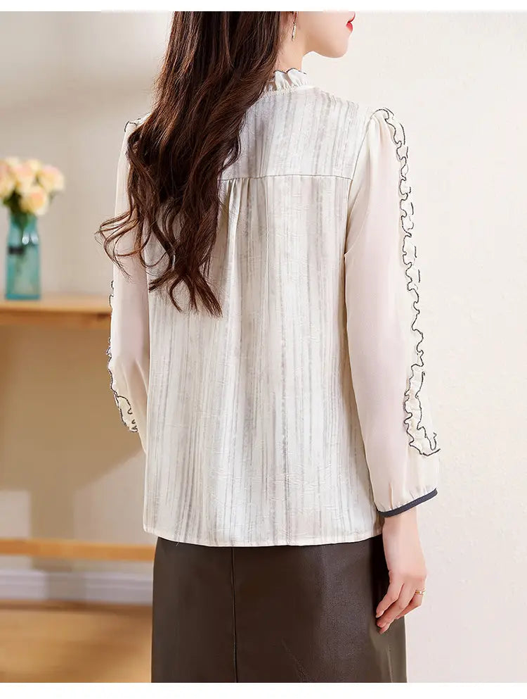 Women’s Sleeved Acetate Jacquard Top With Wooden Ear Collar Plate