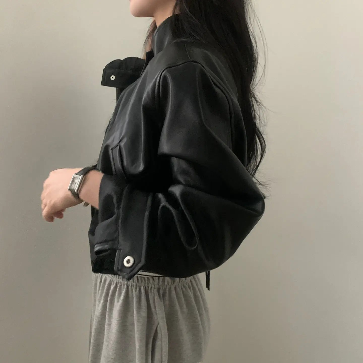 French Style Retro Design Zipped Stand Collar Elastic And Waisted Short Biker’s Leather Jacket Women