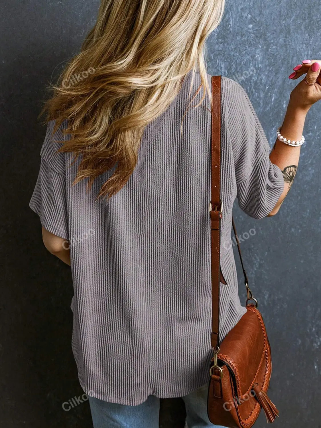 Fashionable Two-tone Pullover Short Sleeve V-neck Top For Women