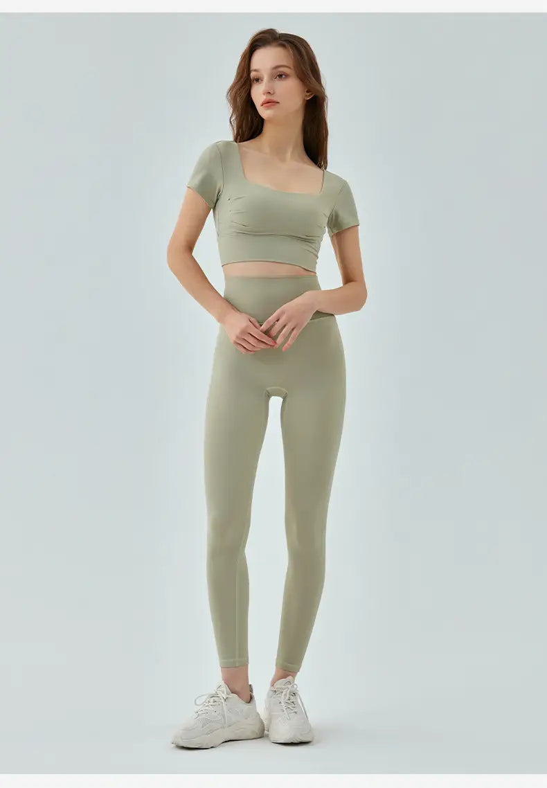 Hollow-out Beauty Back Yoga Short Sleeve Women’s Removable Chest Pad Workout Top