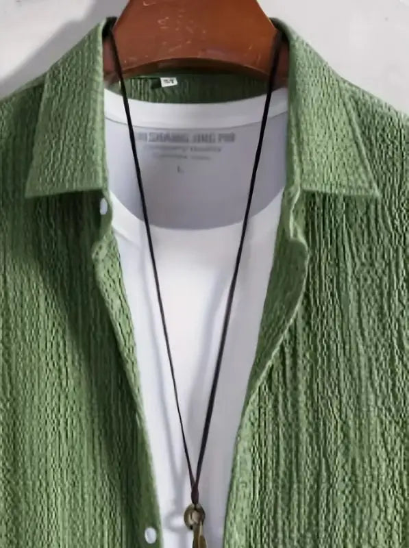 Holiday Leisure Wrinkle Men’s Short Sleeve Shirt