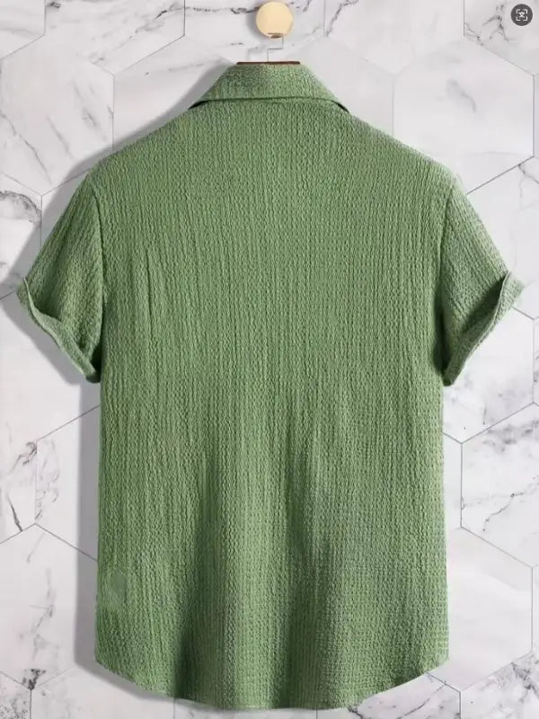 Holiday Leisure Wrinkle Men’s Short Sleeve Shirt