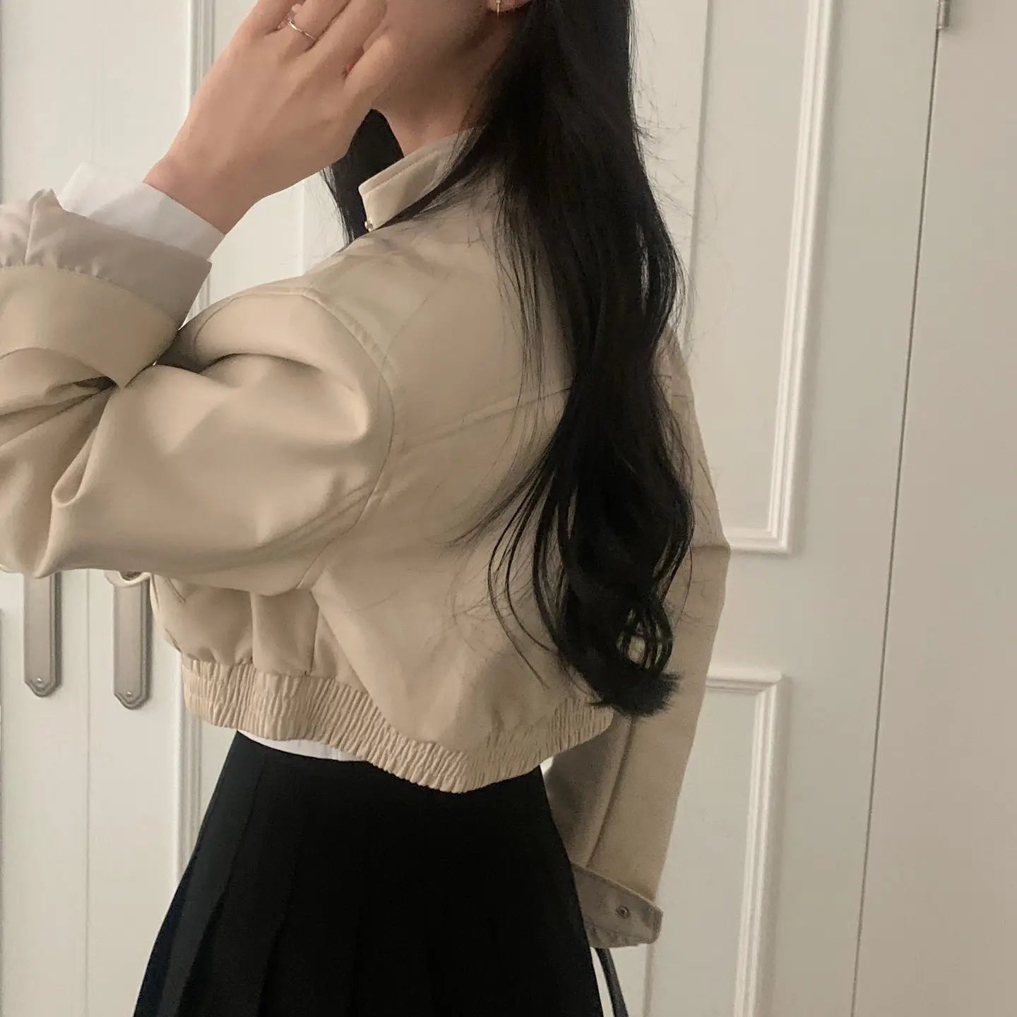 French Style Retro Design Zipped Stand Collar Elastic And Waisted Short Biker’s Leather Jacket Women