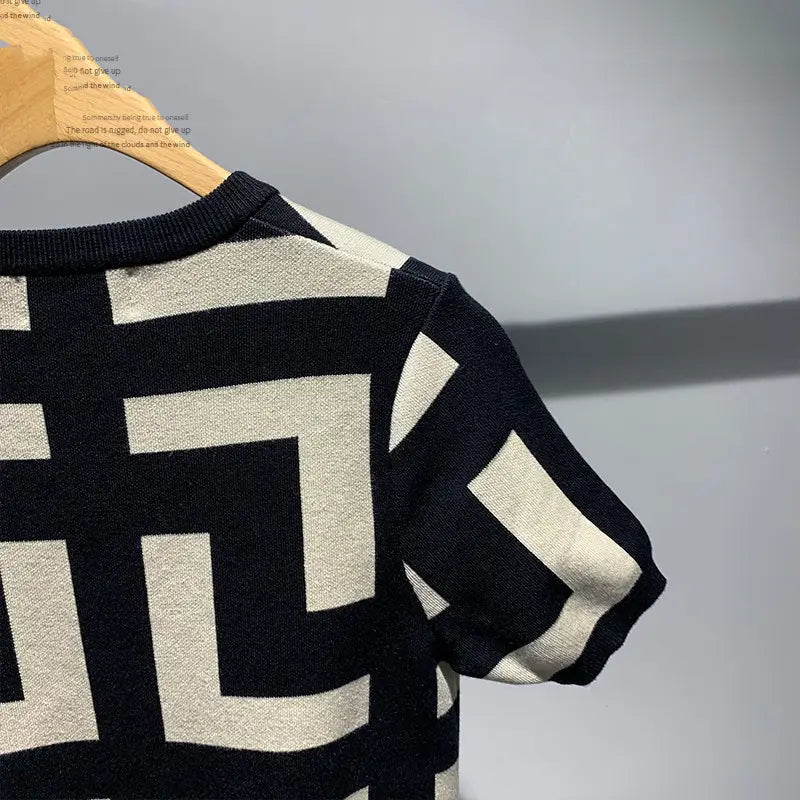 Men’s New Fashion Versatile Geometric Jacquard Sweater Half Sleeve Round Neck