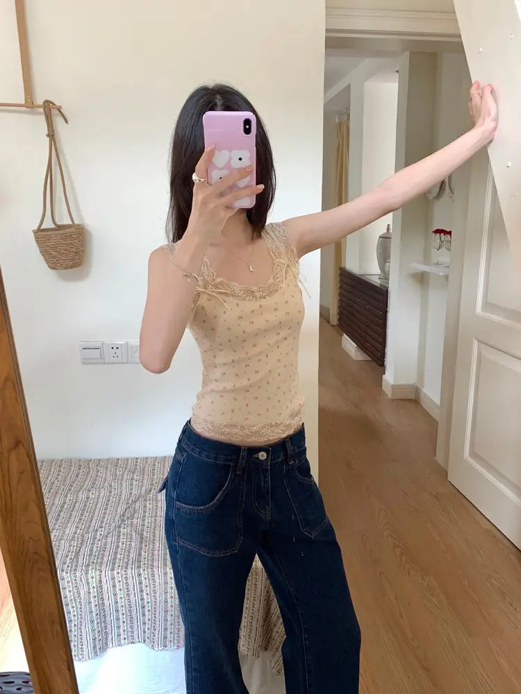 Sweet And Spicy Lace Stitching Floral Slim-fitting Suspenders Vest