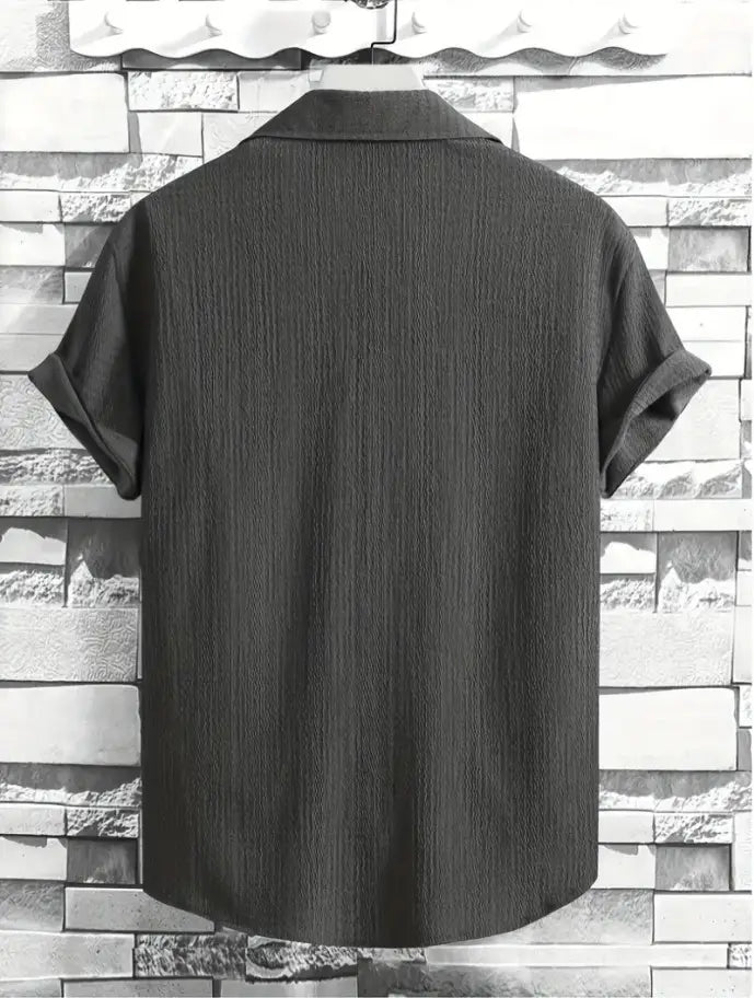 Holiday Leisure Wrinkle Men’s Short Sleeve Shirt