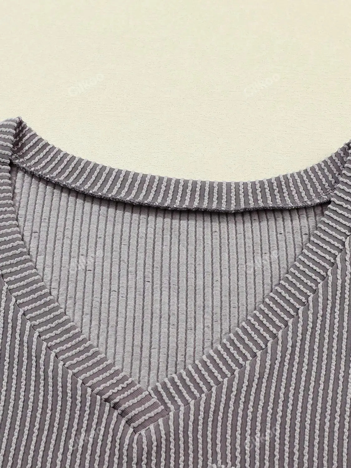 Fashionable Two-tone Pullover Short Sleeve V-neck Top For Women