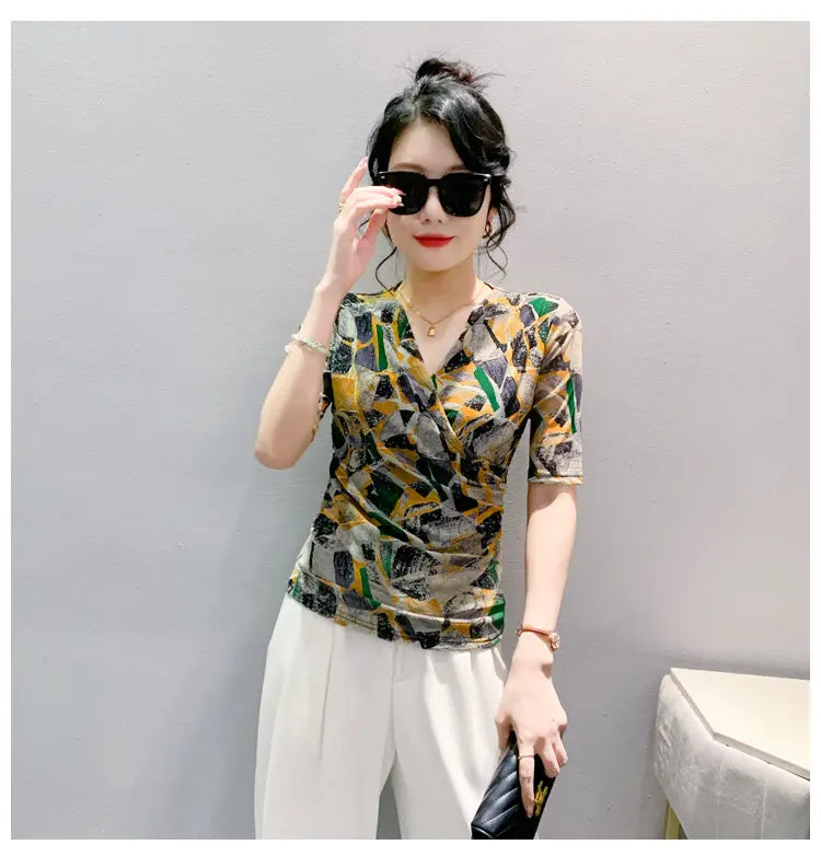 Casual Retro Standard Half Sleeve Regular V-neck All-match Bottoming Shirt