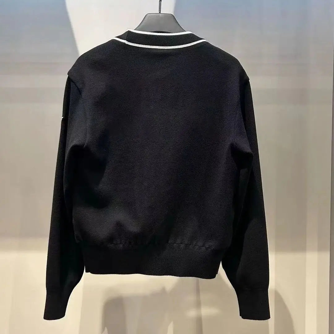 Black And White Simple Fashionable Knitted Coat