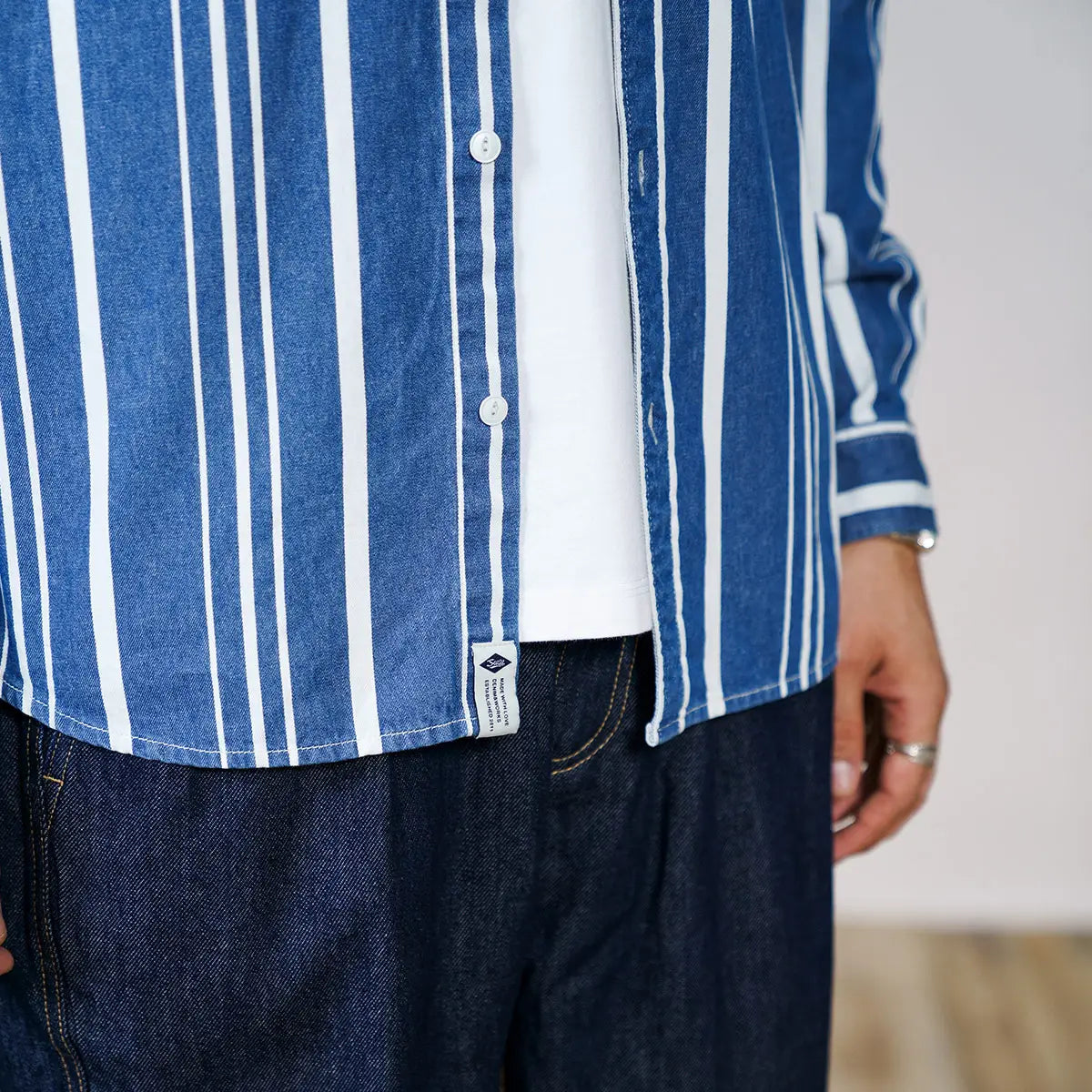 Men’s Loose-fit Autumn Washed Striped Denim Shirt With Chest Pockets