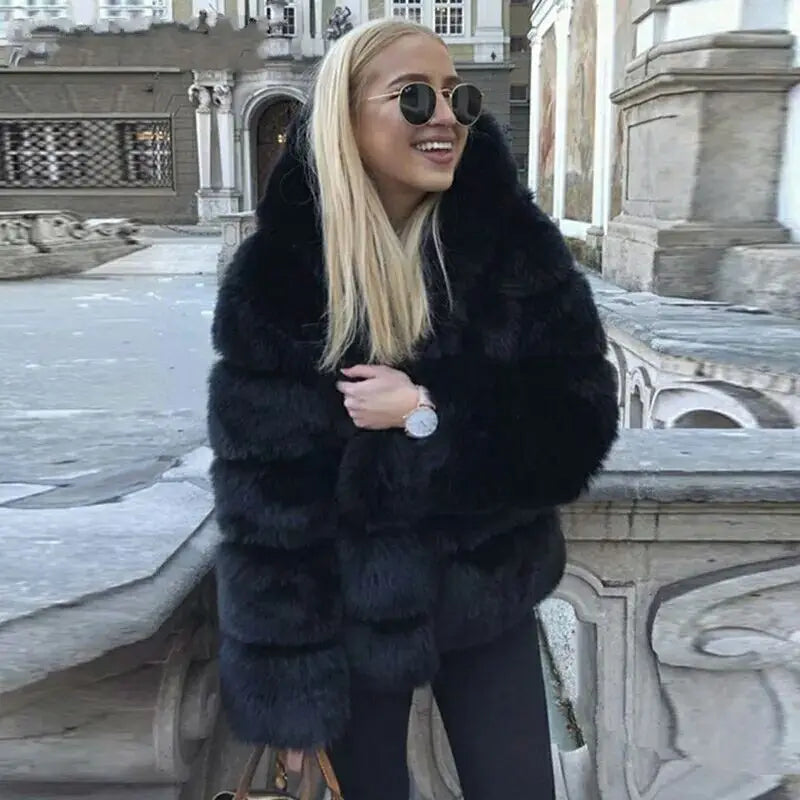 Women’s Minimalist Hooded Patchwork Fur Grass Jacket