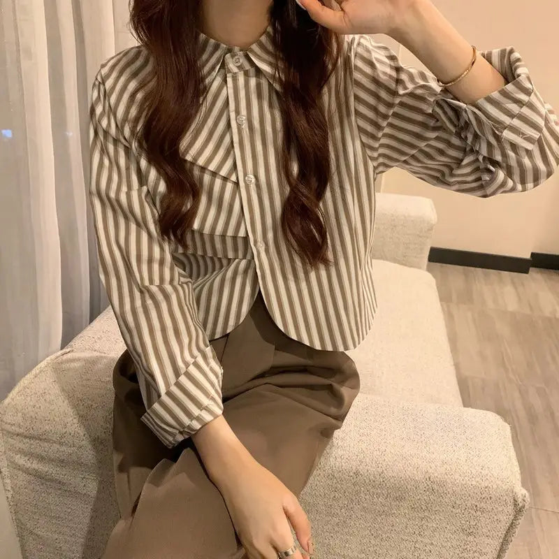 French White Shirt Women’s Spring Design Sense Niche Shirt Temperament High Sense Chic Beautiful Short Long Sleeve Top