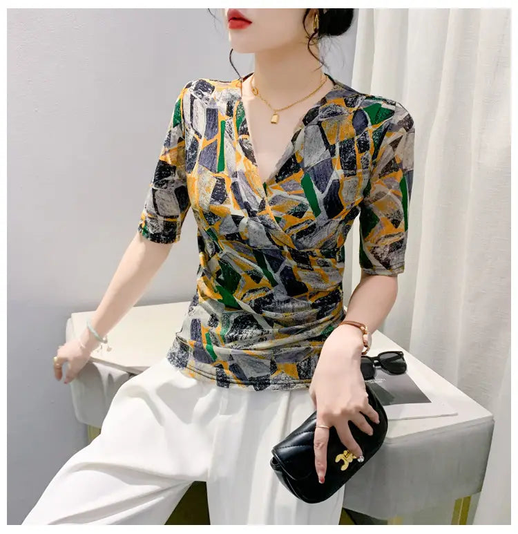 Casual Retro Standard Half Sleeve Regular V-neck All-match Bottoming Shirt
