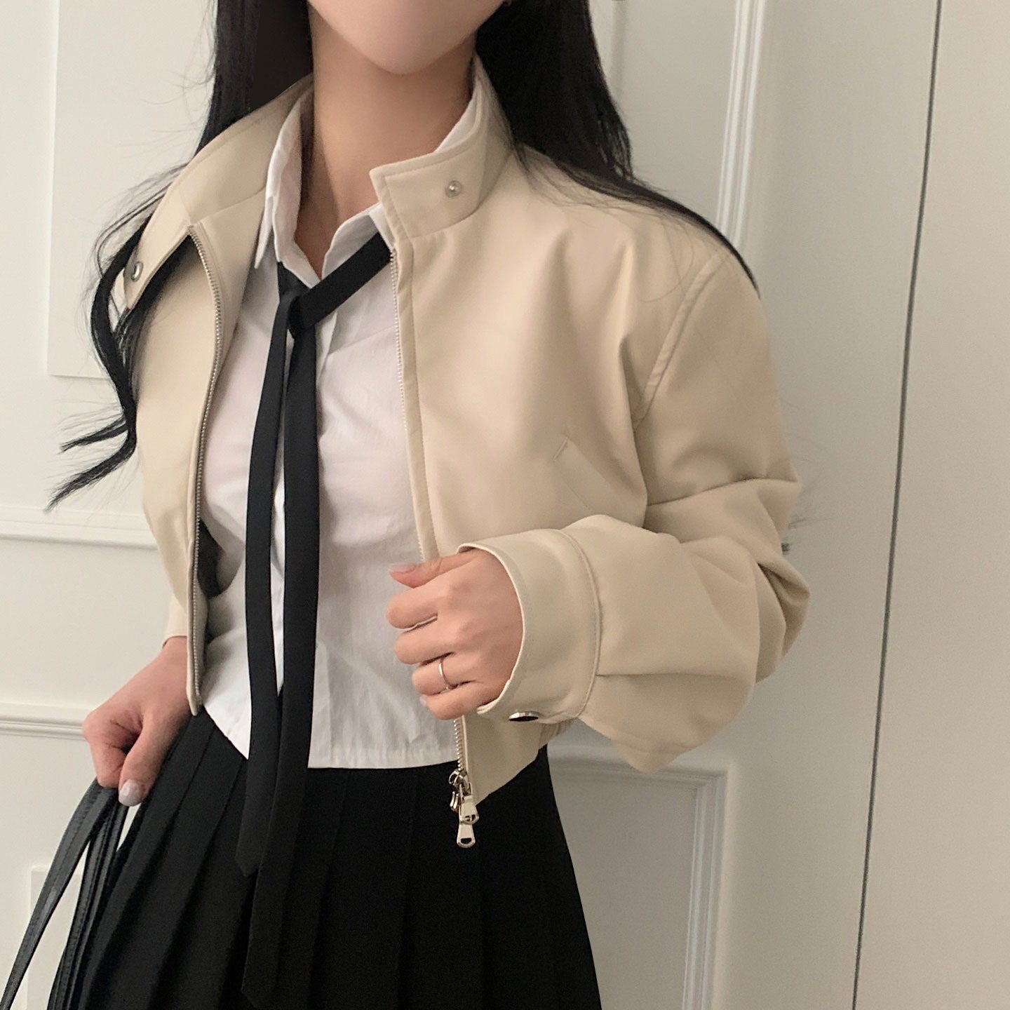 French Style Retro Design Zipped Stand Collar Elastic And Waisted Short Biker’s Leather Jacket Women - Rice Apricot