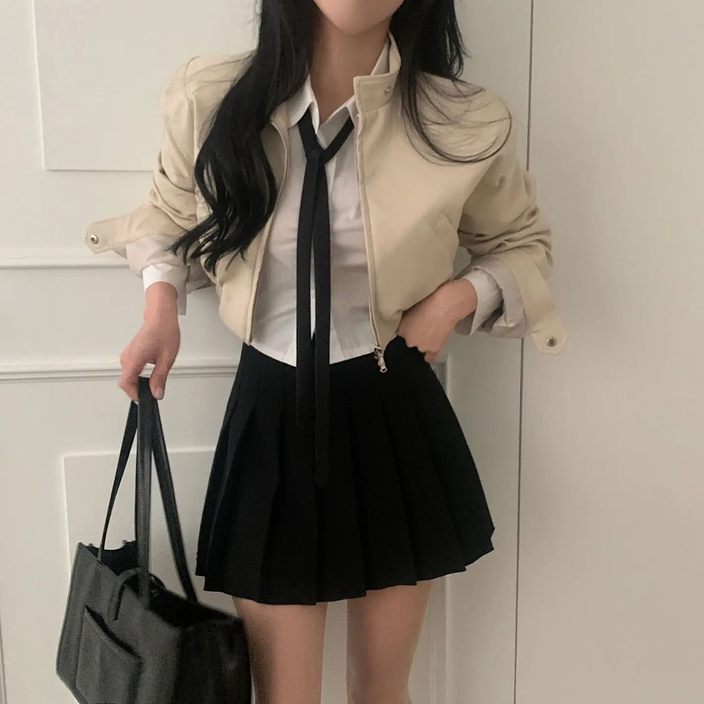 French Style Retro Design Zipped Stand Collar Elastic And Waisted Short Biker’s Leather Jacket Women