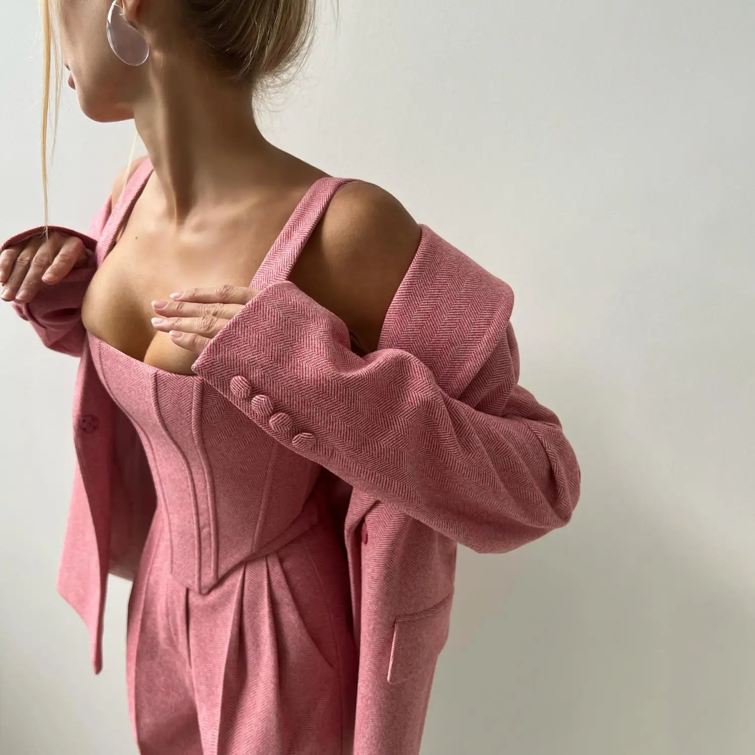 Street Style Sensation Luxury Clothing Global Fashion