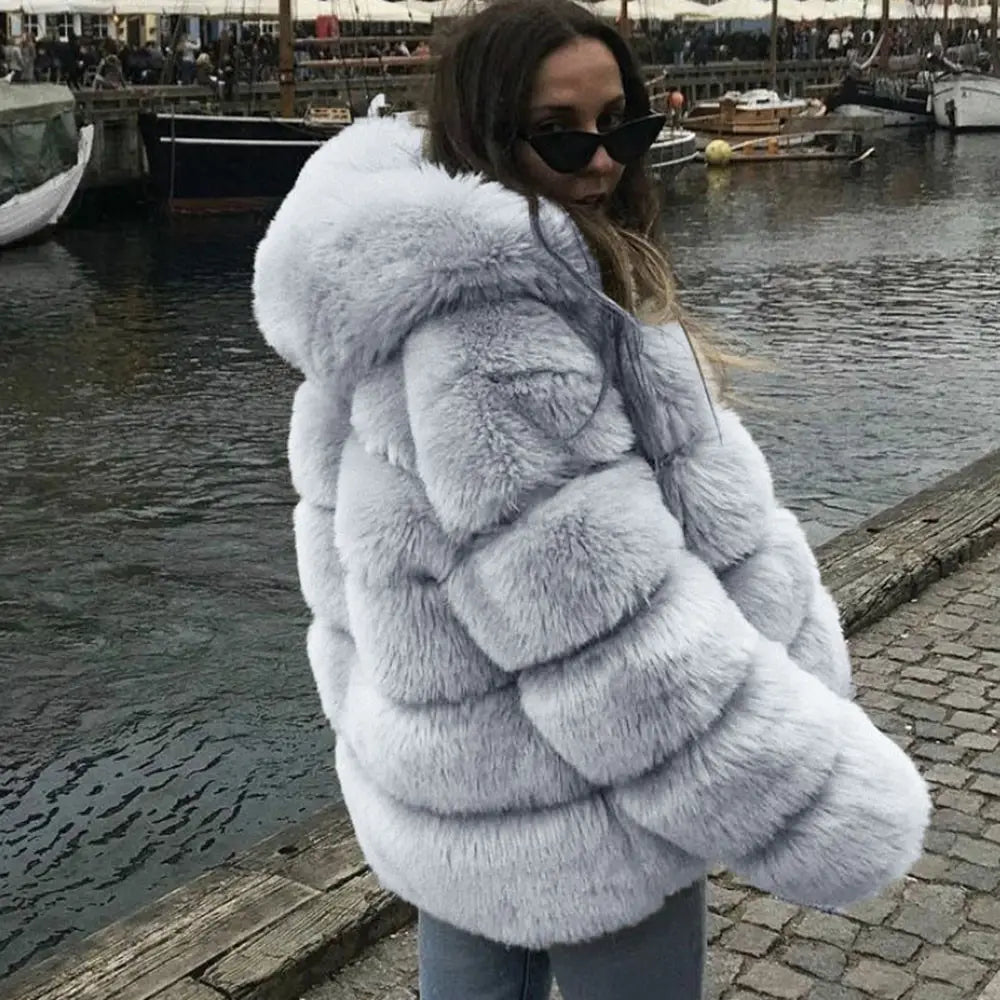 Women’s Minimalist Hooded Patchwork Fur Grass Jacket