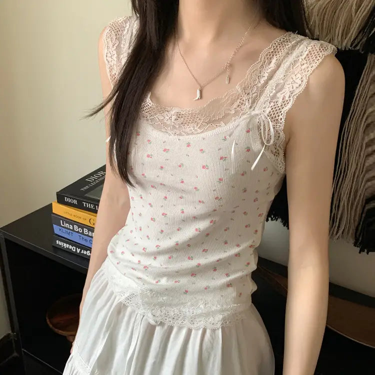Sweet And Spicy Lace Stitching Floral Slim-fitting Suspenders Vest