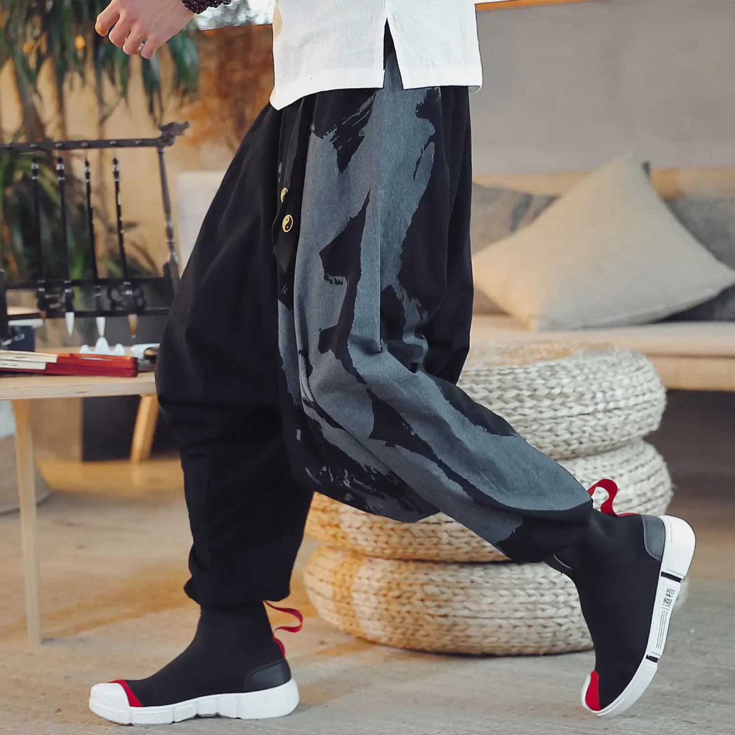 Chinese Style Cotton And Linen Baggy Men’s Loose Cropped Pants With Printed Ankle Cuffs