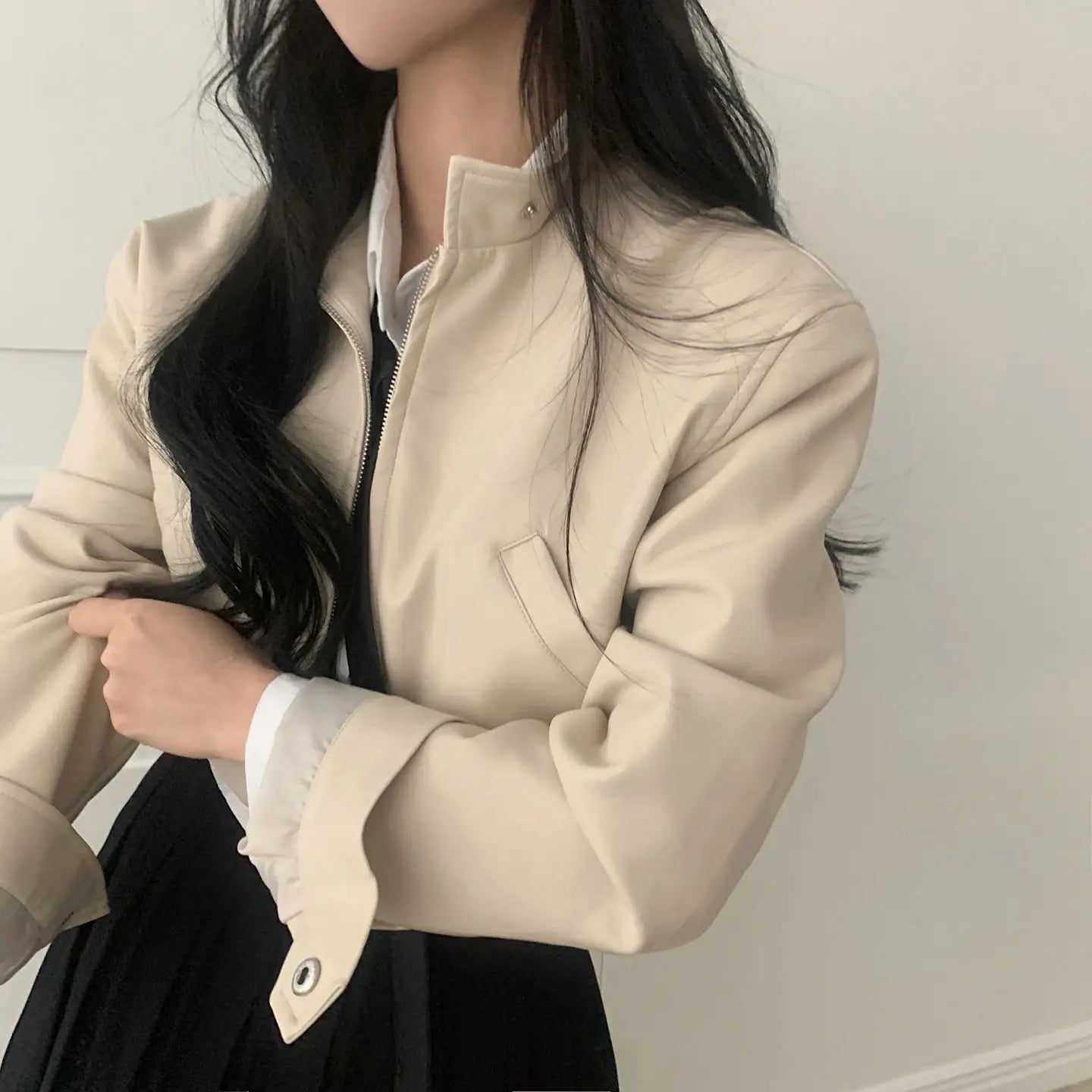 French Style Retro Design Zipped Stand Collar Elastic And Waisted Short Biker’s Leather Jacket Women