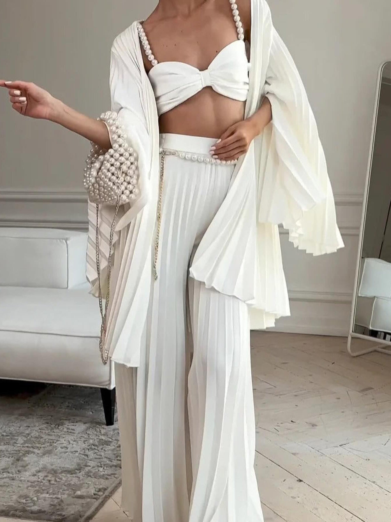 Elevate Everyday Luxury Clothing for Men and Women - 4