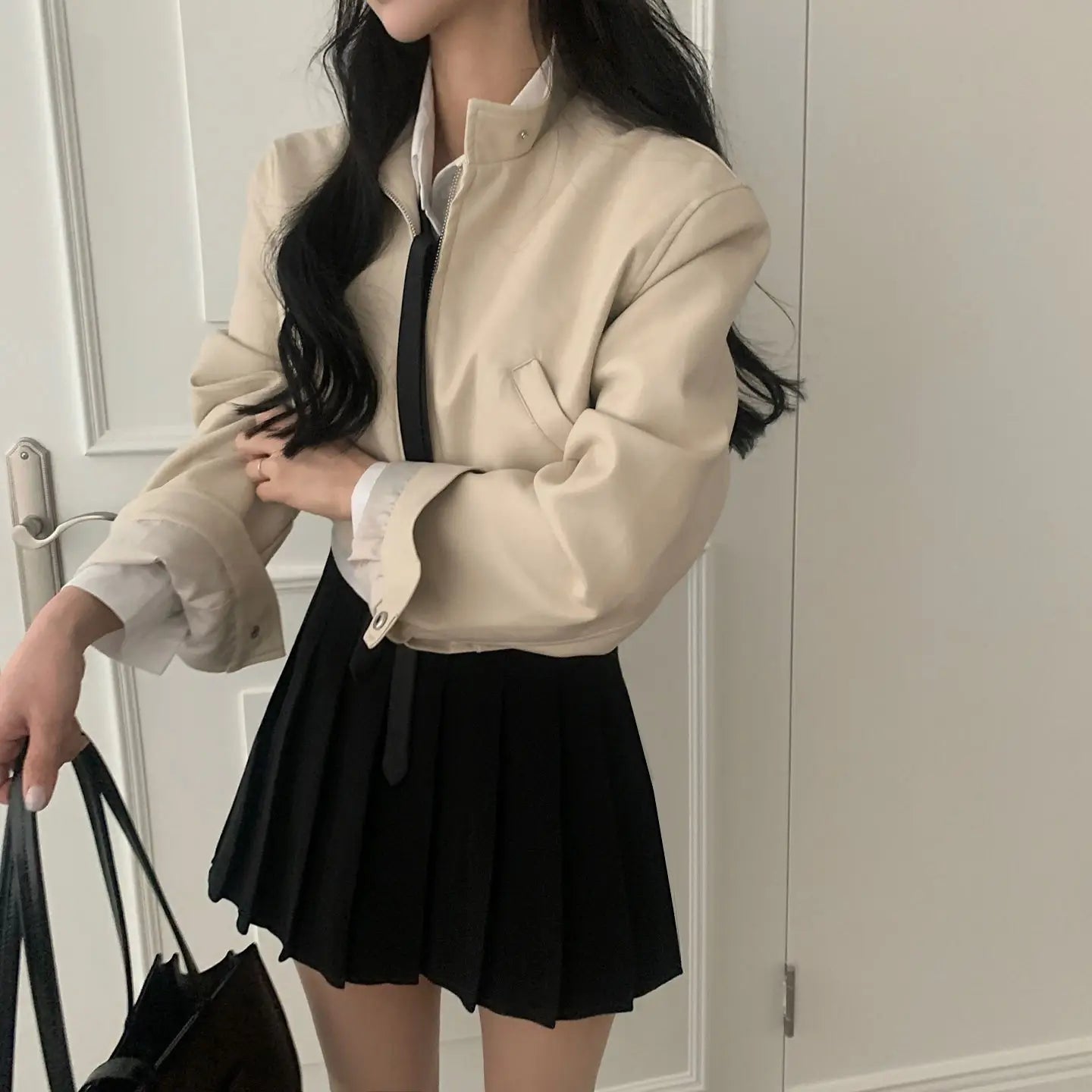 French Style Retro Design Zipped Stand Collar Elastic And Waisted Short Biker’s Leather Jacket Women