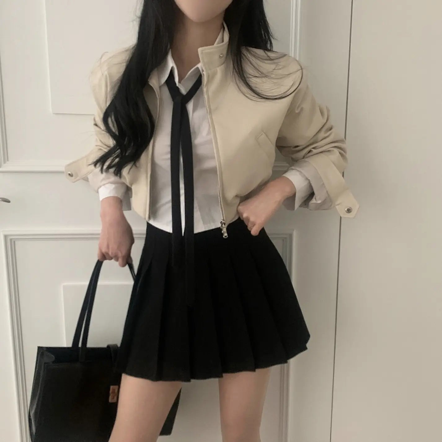 French Style Retro Design Zipped Stand Collar Elastic And Waisted Short Biker’s Leather Jacket Women