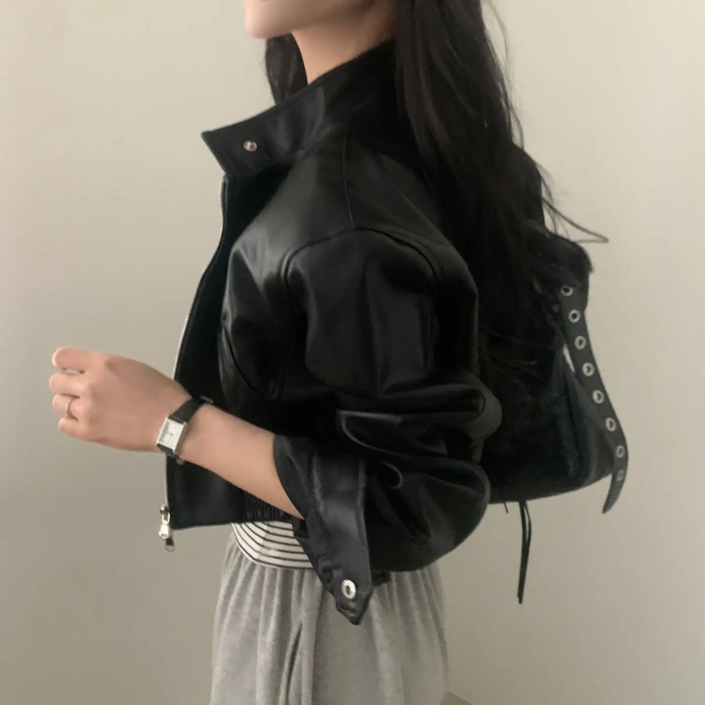 French Style Retro Design Zipped Stand Collar Elastic And Waisted Short Biker’s Leather Jacket Women