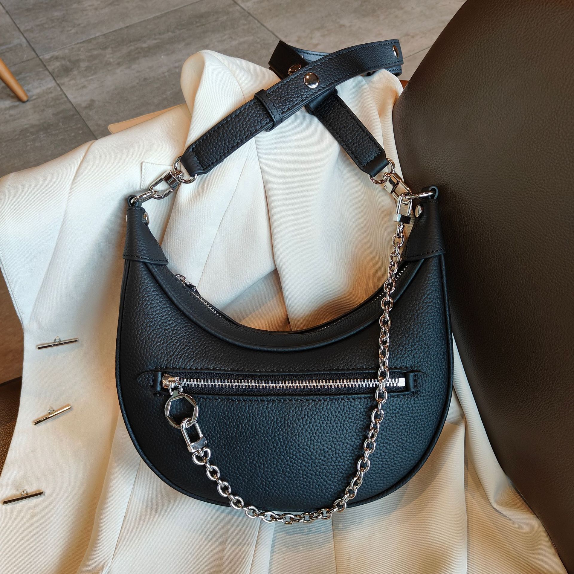 Global Luxury Fashion Brand Leather Pocket Bag - Black