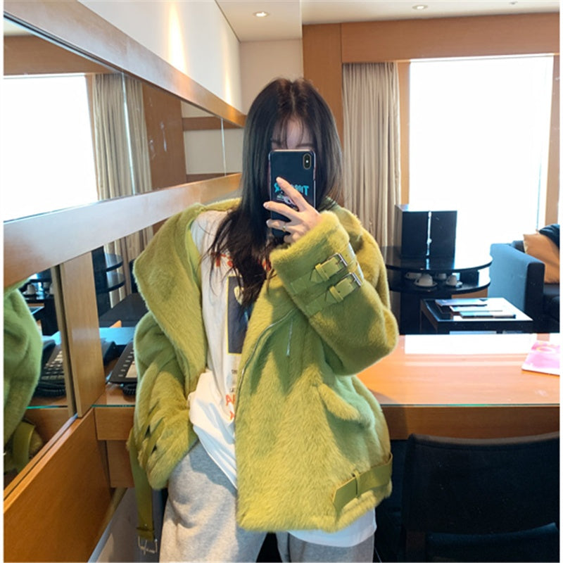 Women’s coat leather buckle fur coat women
