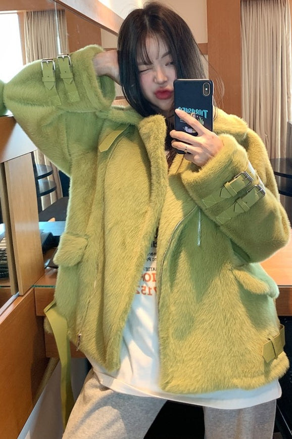 Women’s coat leather buckle fur coat women