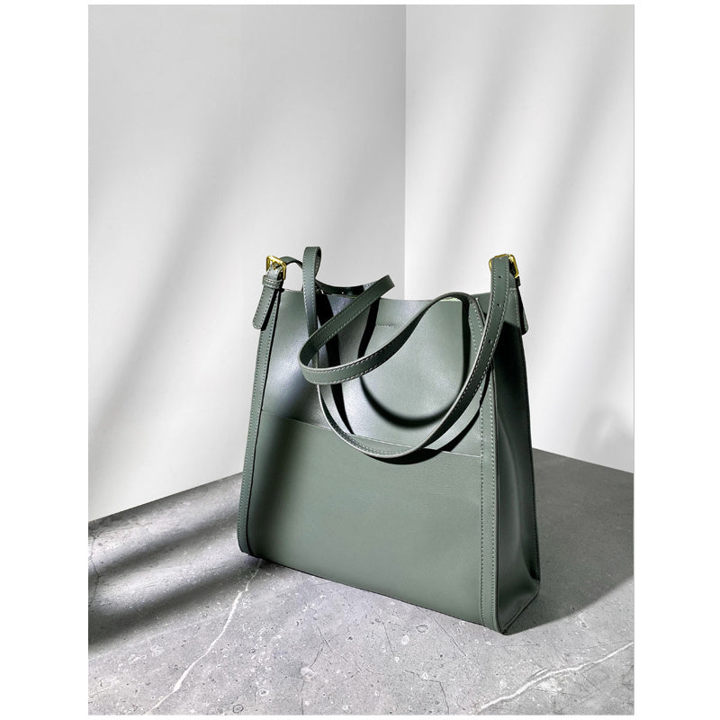 Luxe Cowhide Bucket Bag Elevates High-End Fashion Online