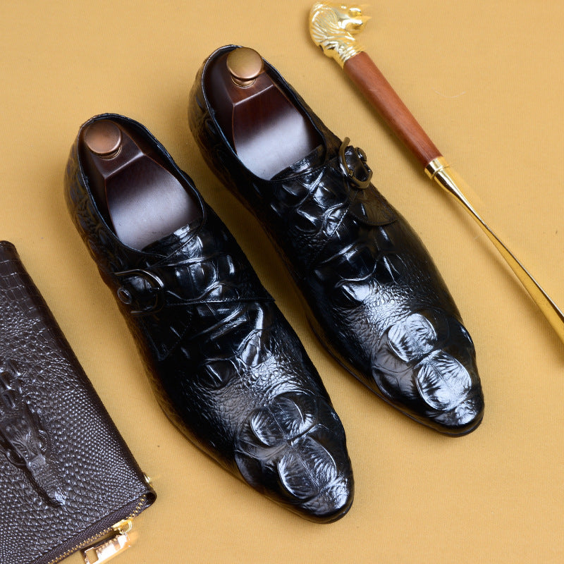 Black crocodile-patterned leather shoes for men’s luxury fashion and elegant business attire