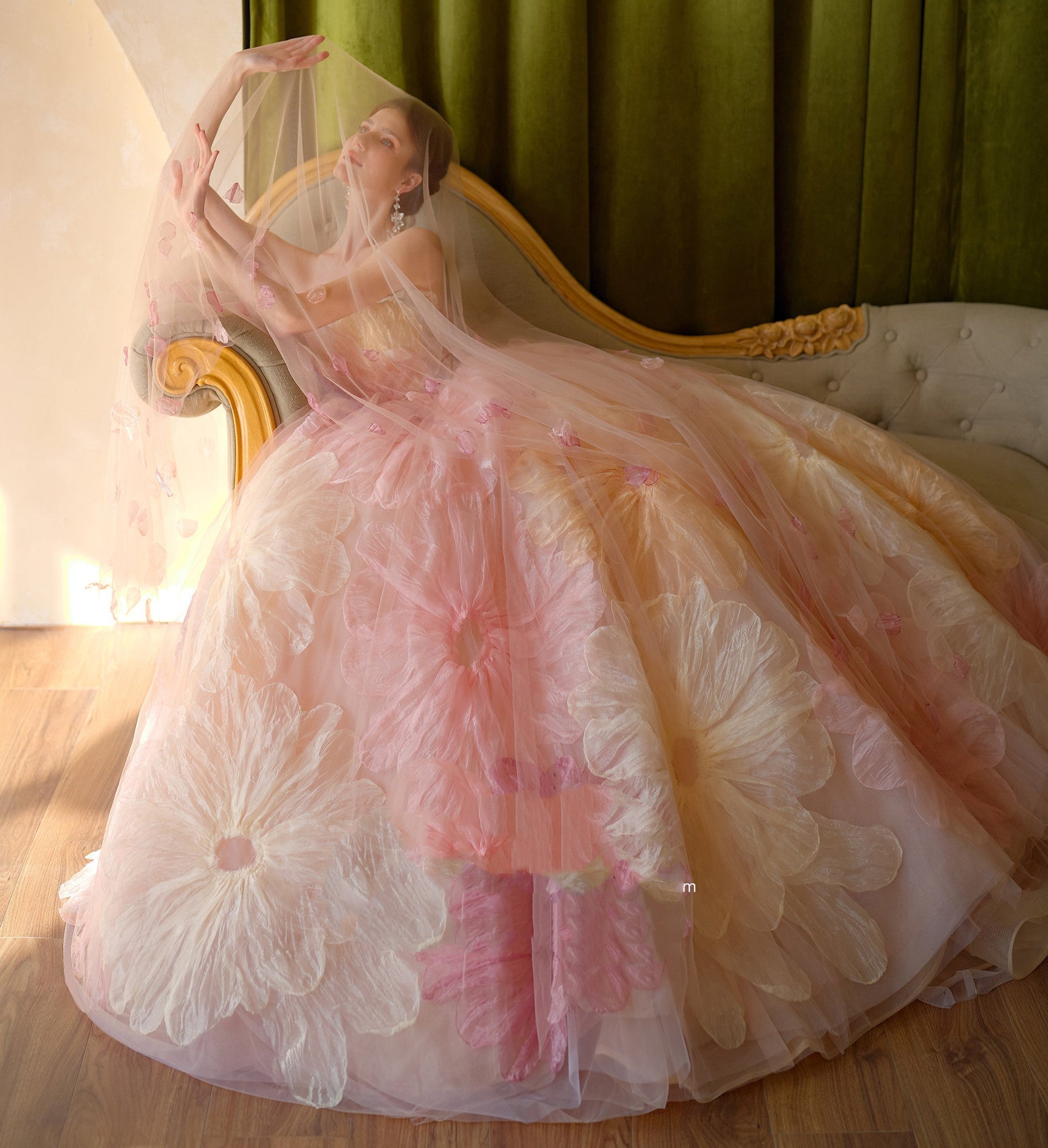 Wedding Dress Skirt Train Bride Performance Art