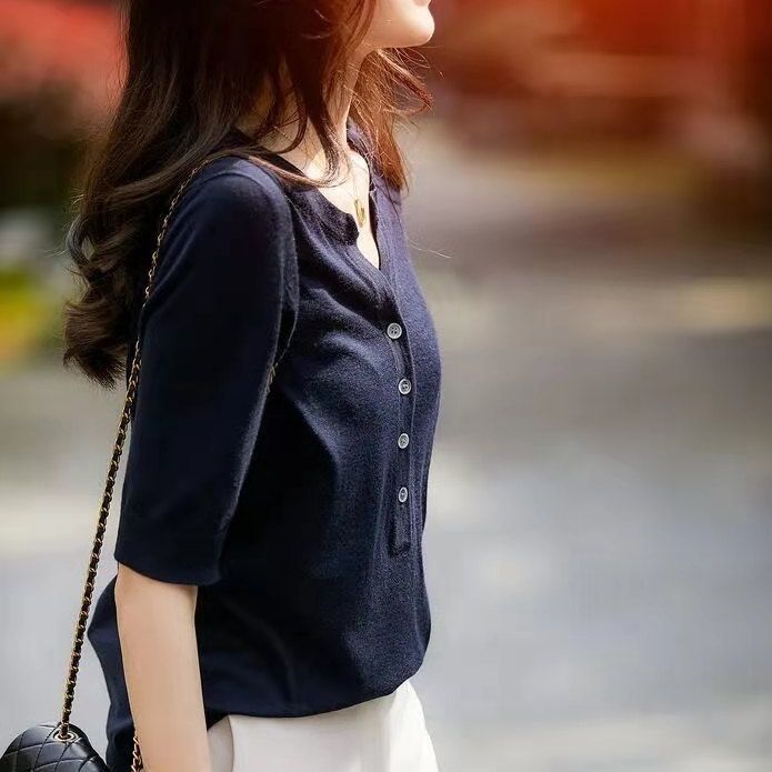 Knitwear Women’s V-neck Fashion Half-open Collar Breasted Top
