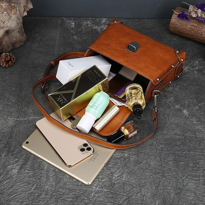 Retro Chic National Leather Bag luxury clothing for men and women