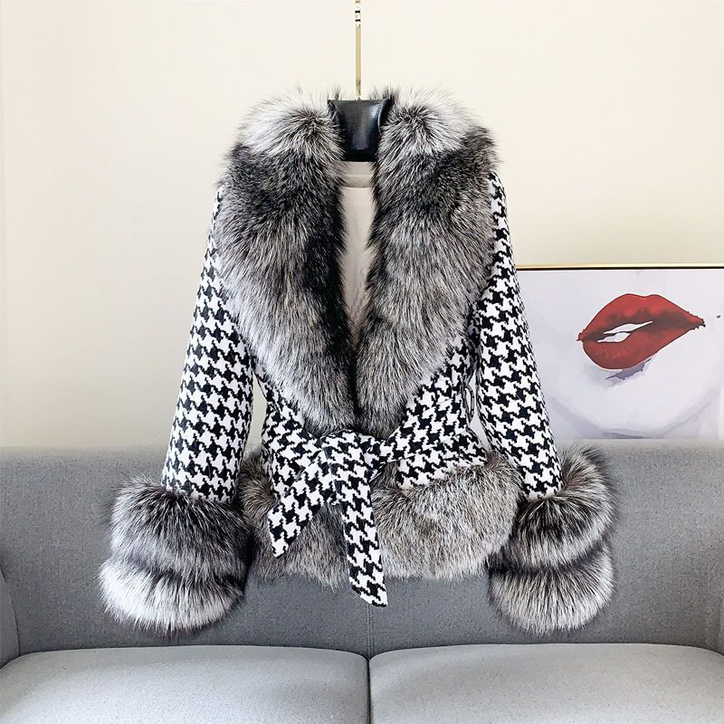 Fur Coat Women’s Short Houndstooth Fur Collar Silver Fox Fur Jacket