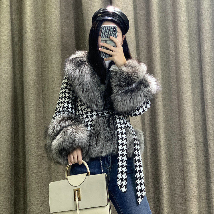 Fur Coat Women’s Short Houndstooth Fur Collar Silver Fox Fur Jacket