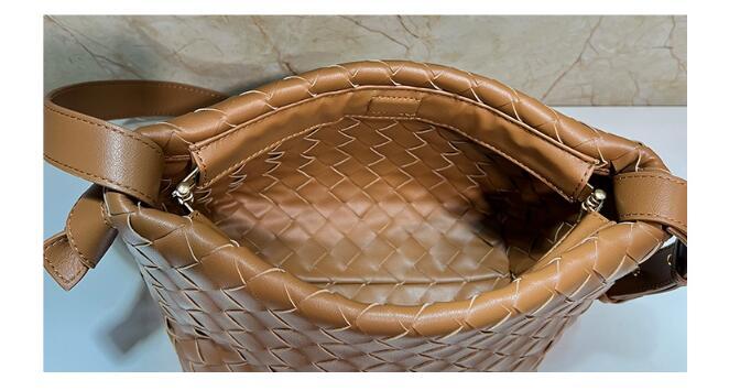 Street Trend Shoulder Bag Global Luxury Fashion Brand