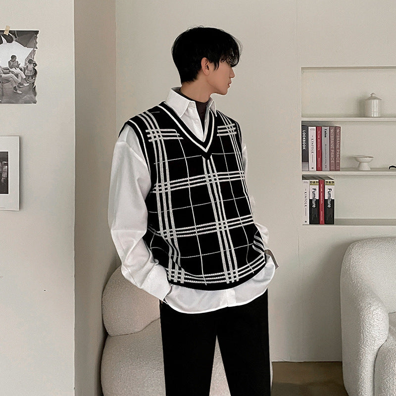 Knitted Men’s Trendy Plaid V-neck Sweater Vest - Black / M