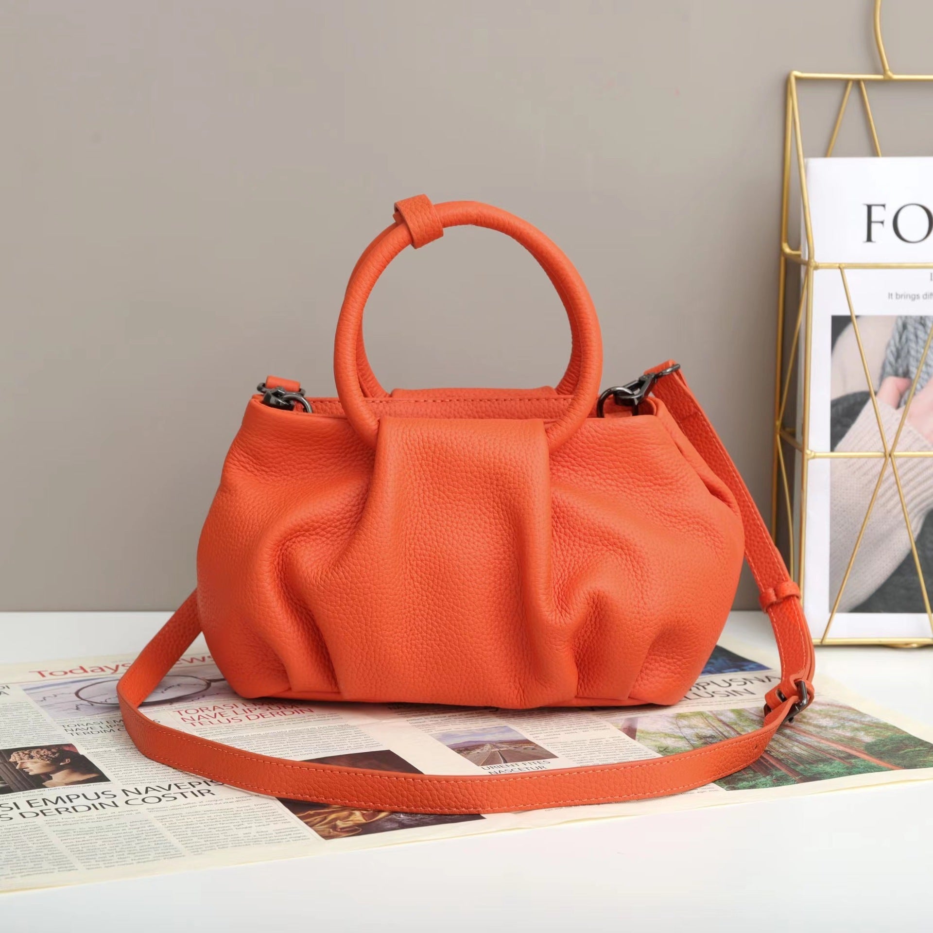 Unleash Global Luxury Fashion Brand Style - Advanced Orange / 29x12 X17cm
