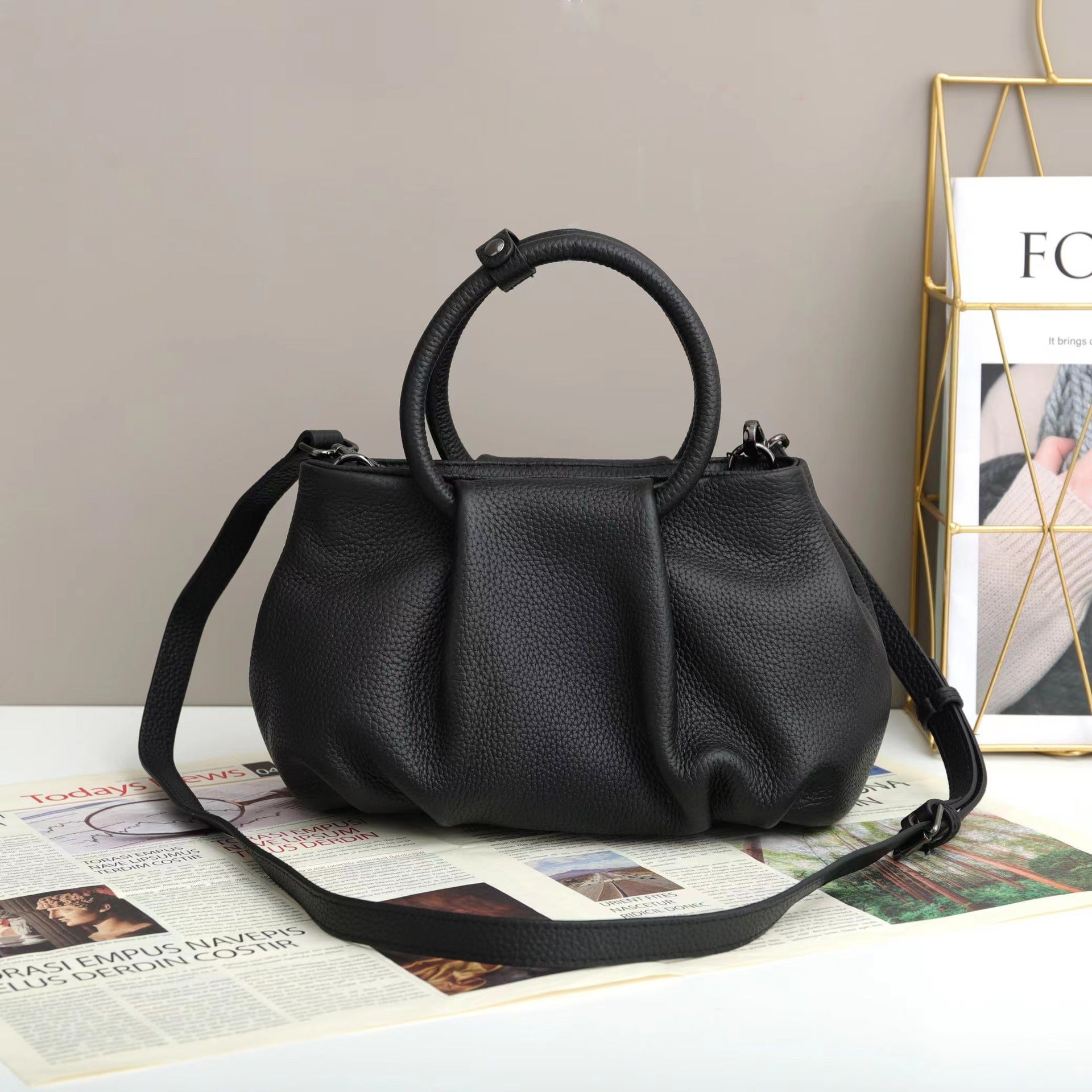 Unleash Global Luxury Fashion Brand Style - Black / 29x12 X17cm