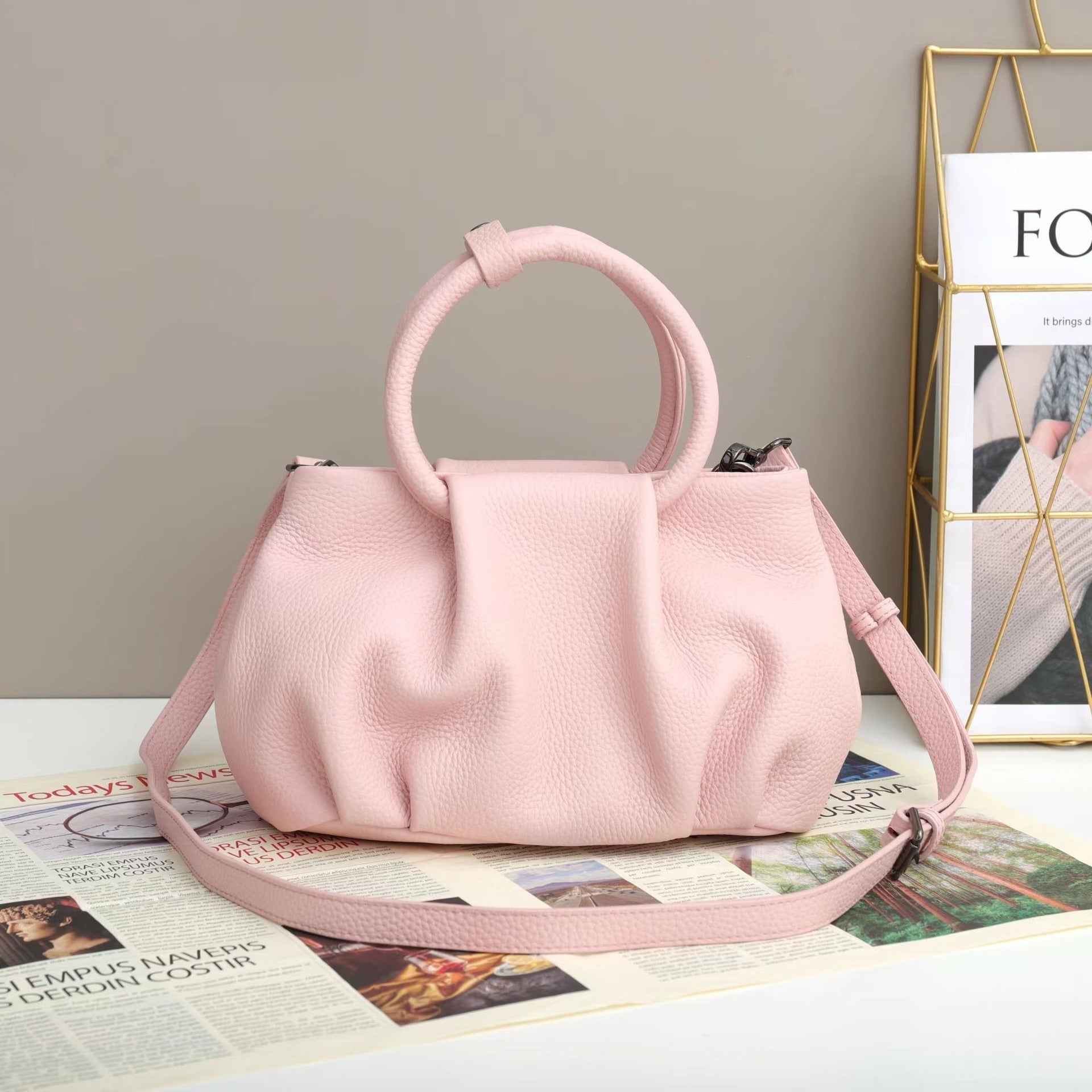 Unleash Global Luxury Fashion Brand Style - Cherry Blossom Pink / 29x12 X17cm