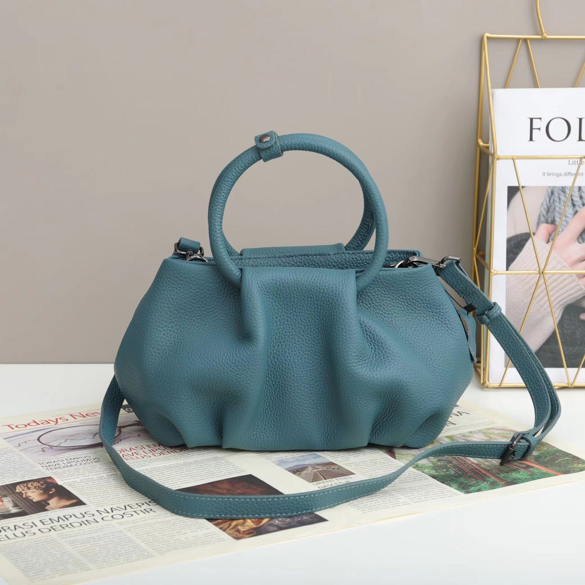 Unleash Global Luxury Fashion Brand Style - Sea Blue / 29x12 X17cm