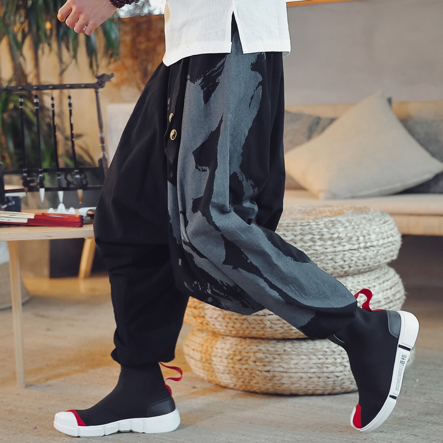 Chinese Style Cotton And Linen Baggy Men’s Loose Cropped Pants With Printed Ankle Cuffs - Black / M
